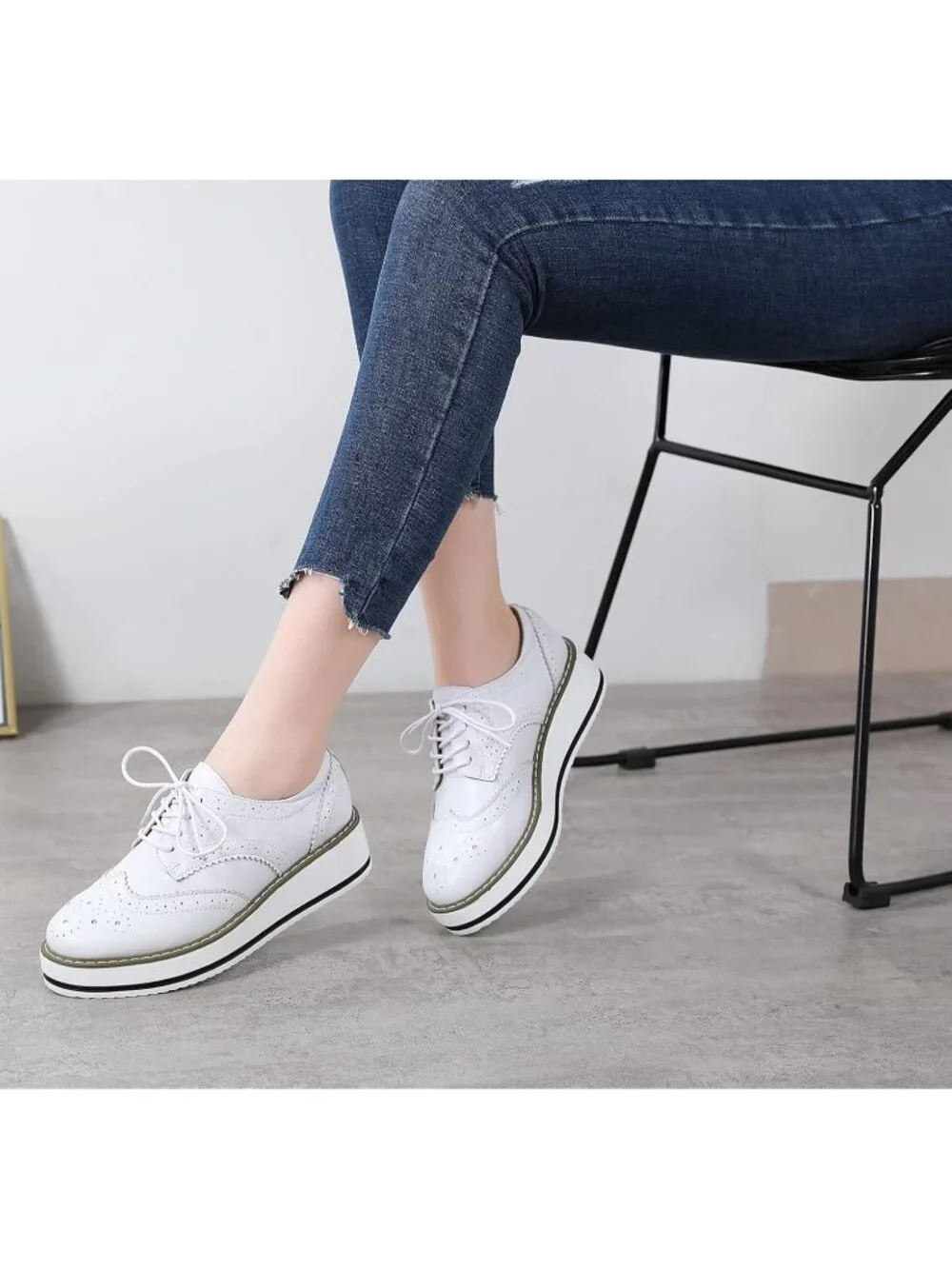 Women's White Round Toe Lace Up Leather Oxford Shoes Wingtip White Platform